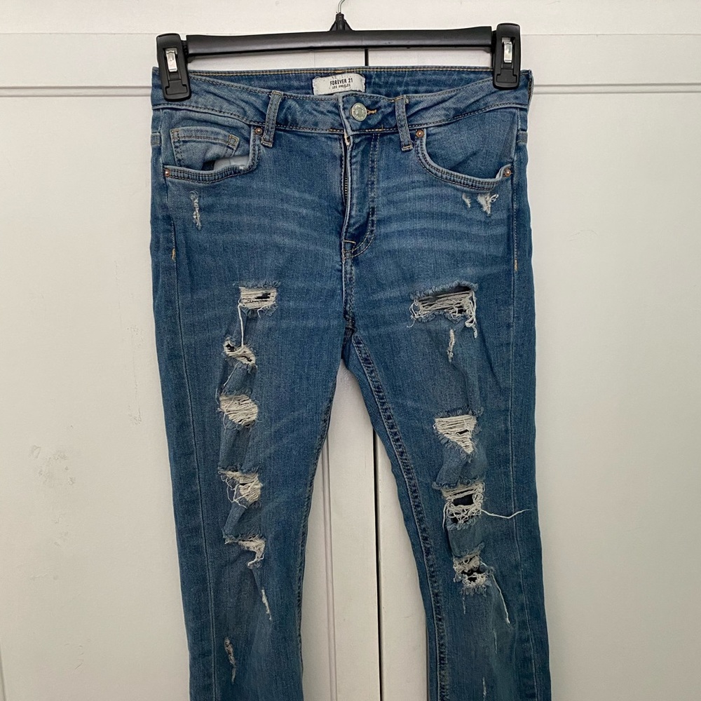 Forever 21 ripped skinny jeans